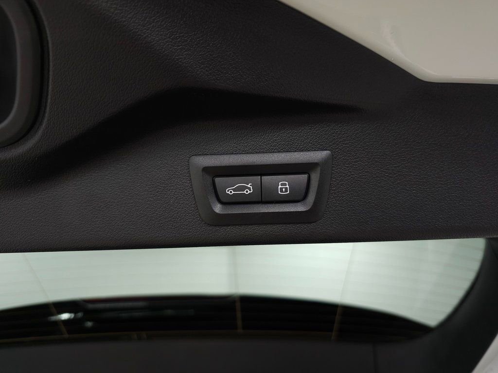 Used 2025 BMW X5 M60i w/ Executive Package image 10