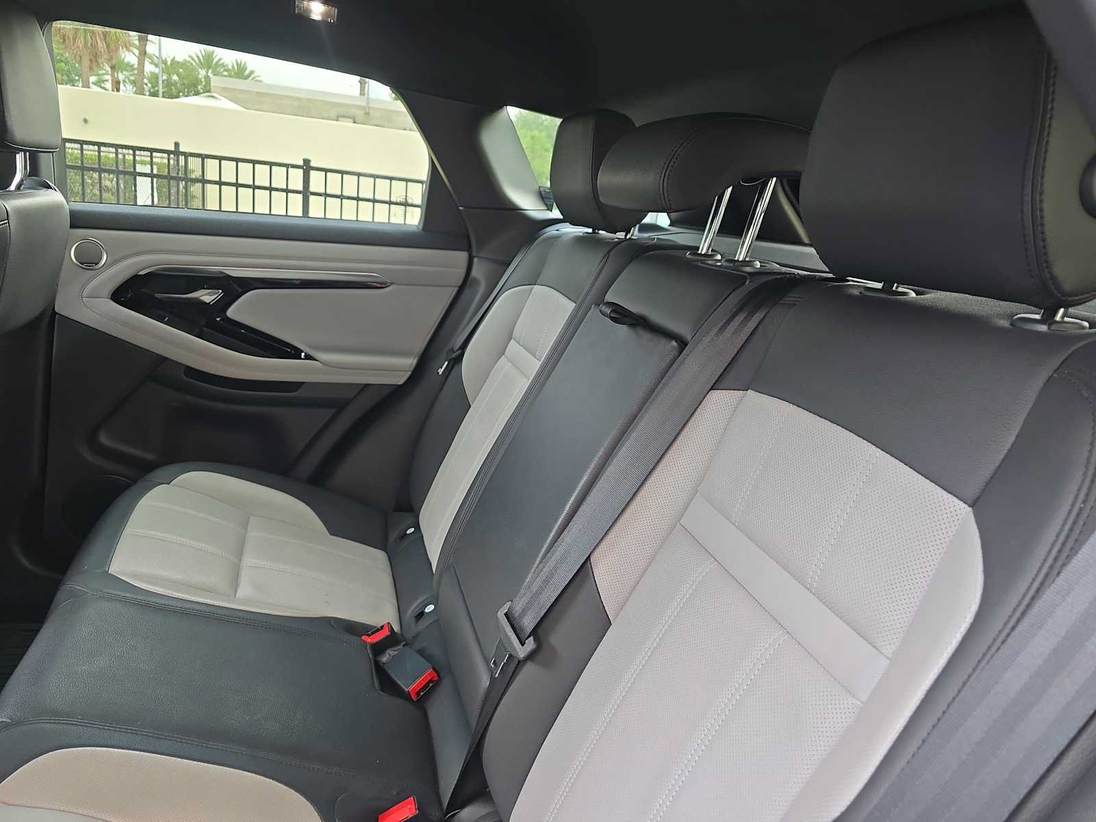 Used 2023 Land Rover Range Rover Evoque R-Dynamic SE AWD/4WD image 8
