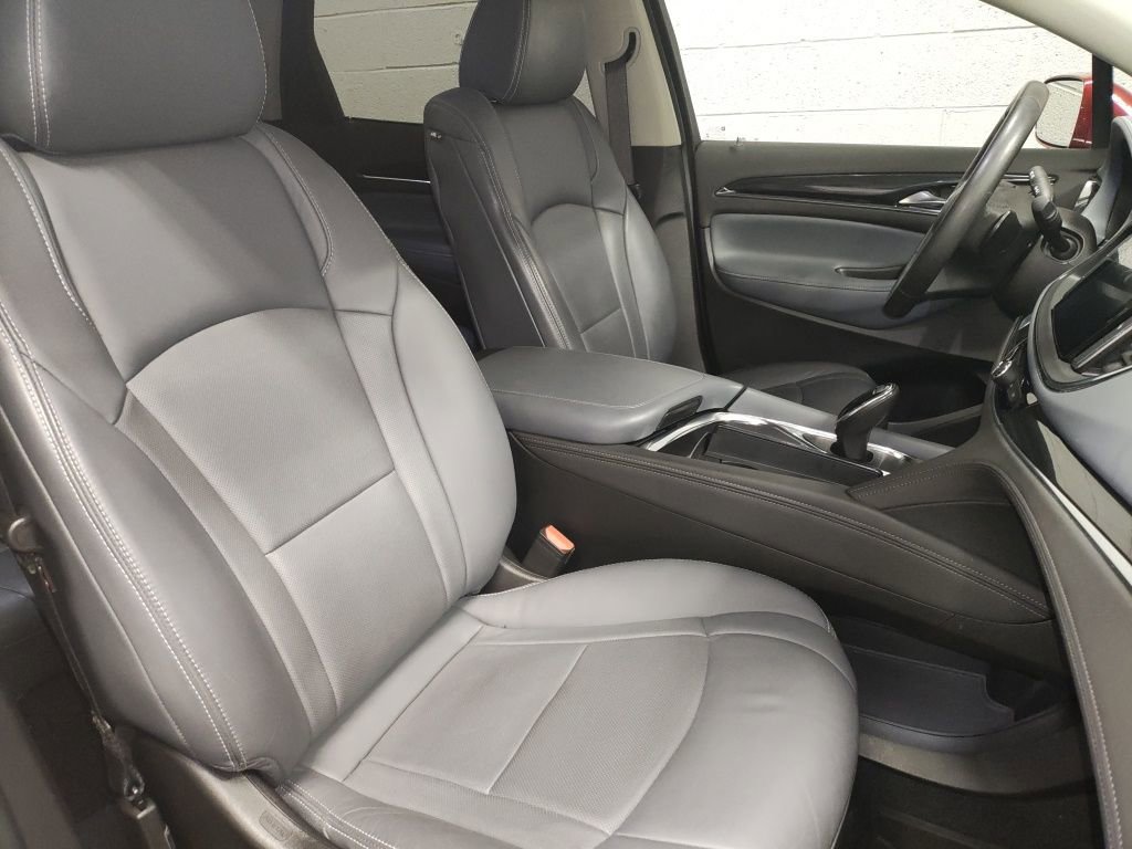 Used 2018 Buick Enclave Essence image 9