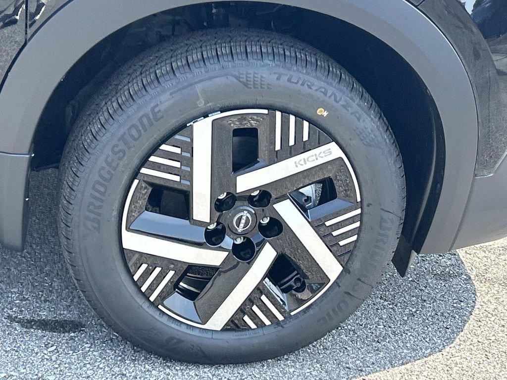 New 2026 Nissan Kicks SV w/ Cold Weather Package FWD image 9