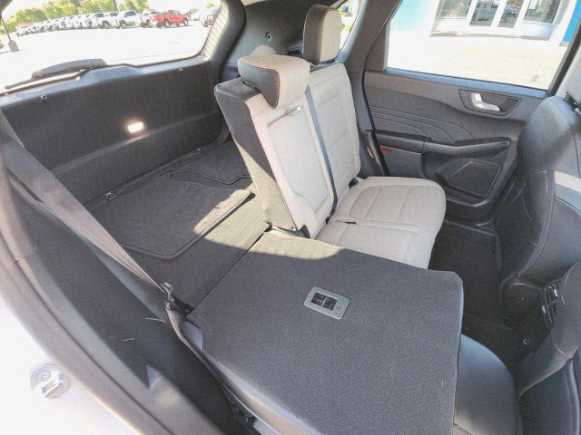 Used 2022 Ford Escape Titanium w/ Class II Trailer Tow Package image 18