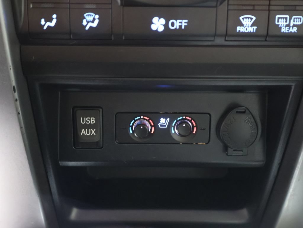 Used 2016 Toyota 4Runner Limited AWD/4WD image 31