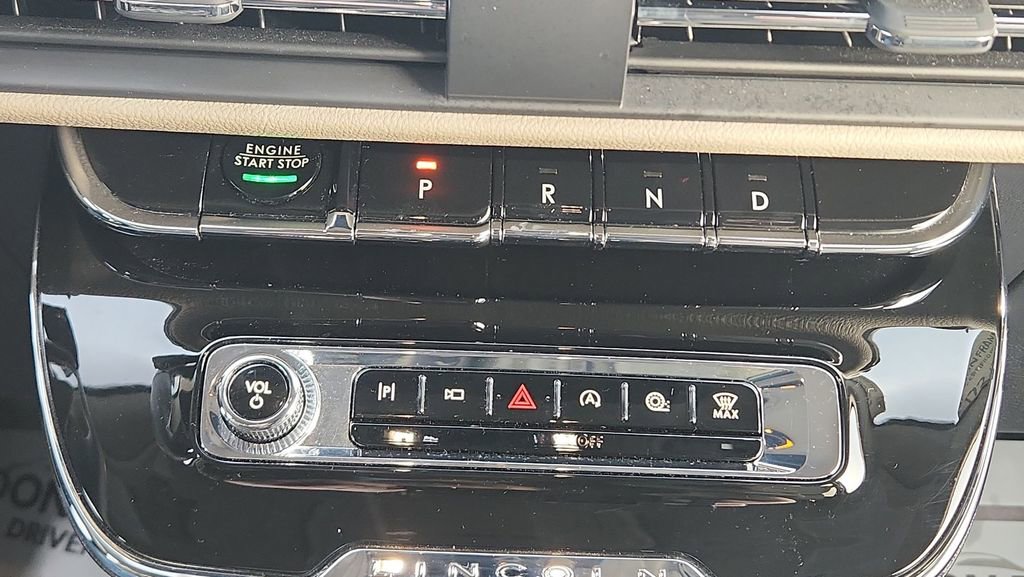 Used 2025 Lincoln Corsair FWD w/ Equipment Group 101A image 24