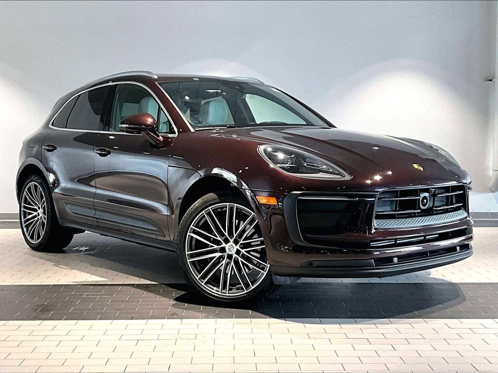 Used 2025 Porsche Macan image 12
