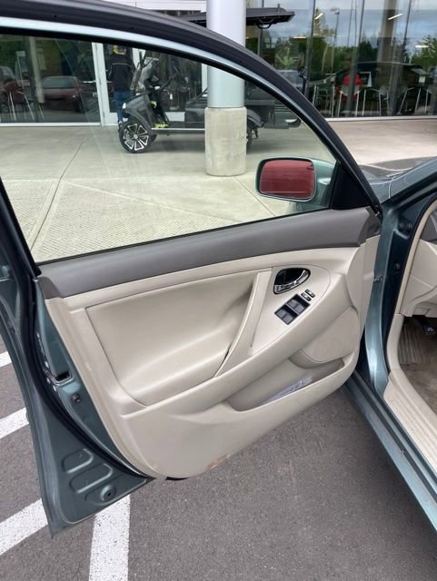 Used 2007 Toyota Camry LE FWD image 1
