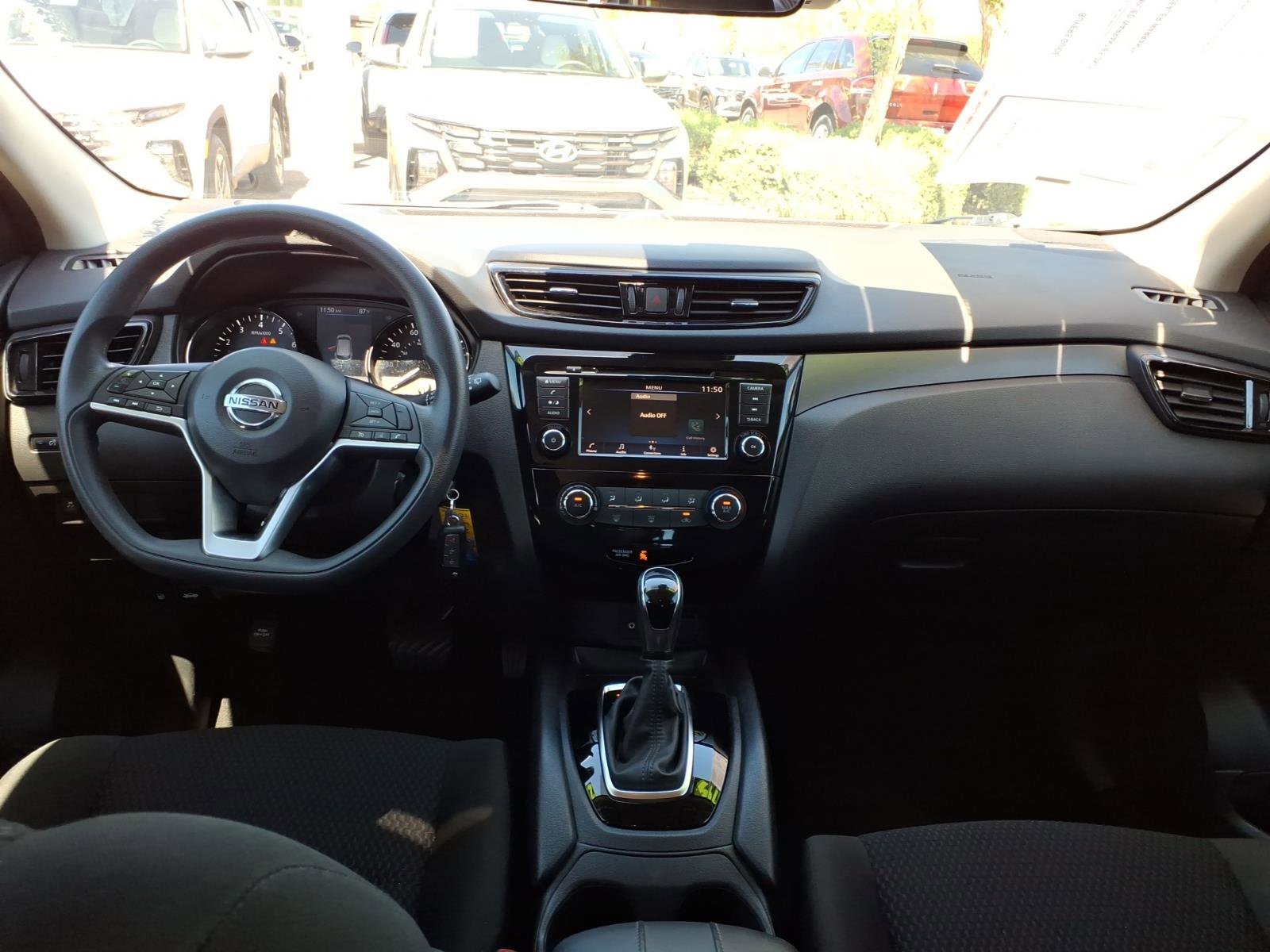 Used 2022 Nissan Rogue Sport S image 16