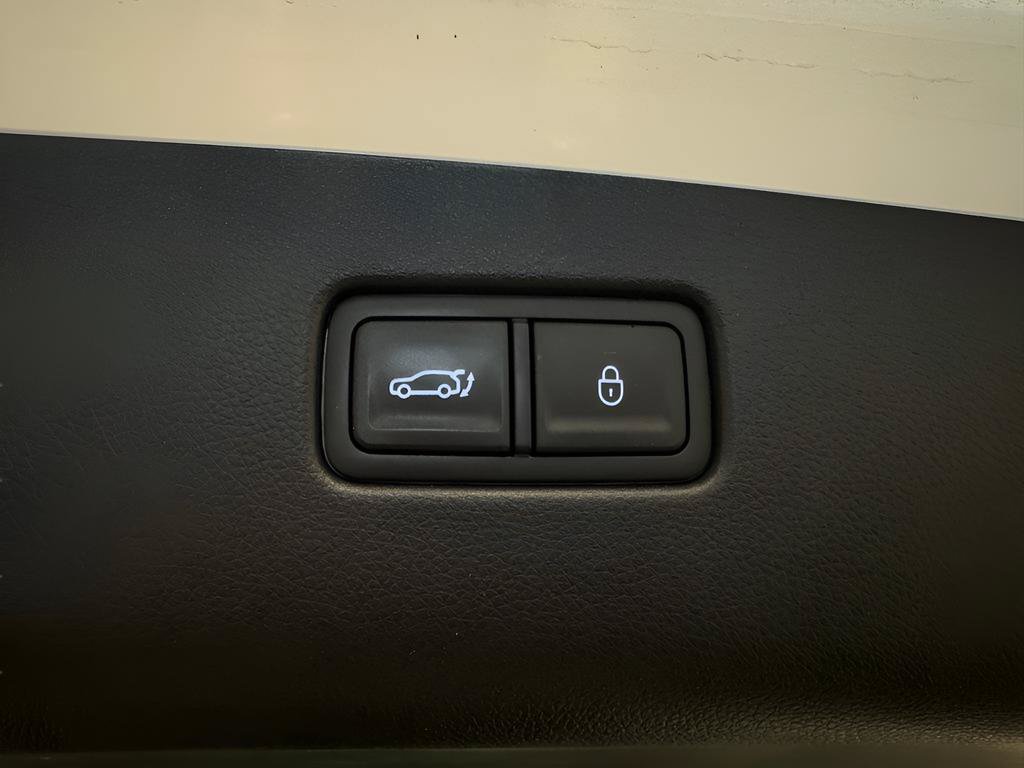 Used 2024 Genesis GV70 2.5T AWD/4WD image 12