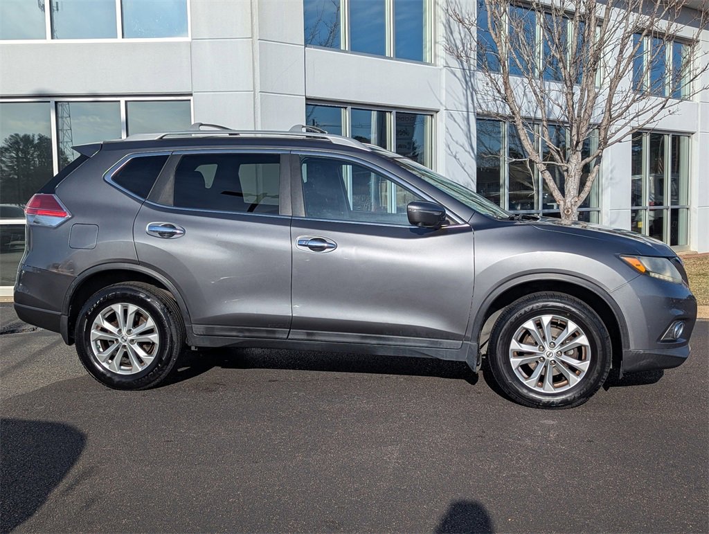 Used 2014 Nissan Rogue SV w/ SV Premium Package image 3