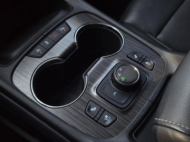 Used 2023 GMC Acadia SLT w/ Elevation Edition image 26