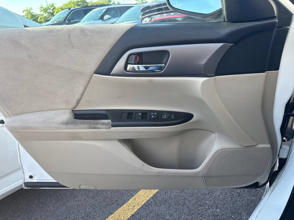 Used 2013 Honda Accord LX image 9