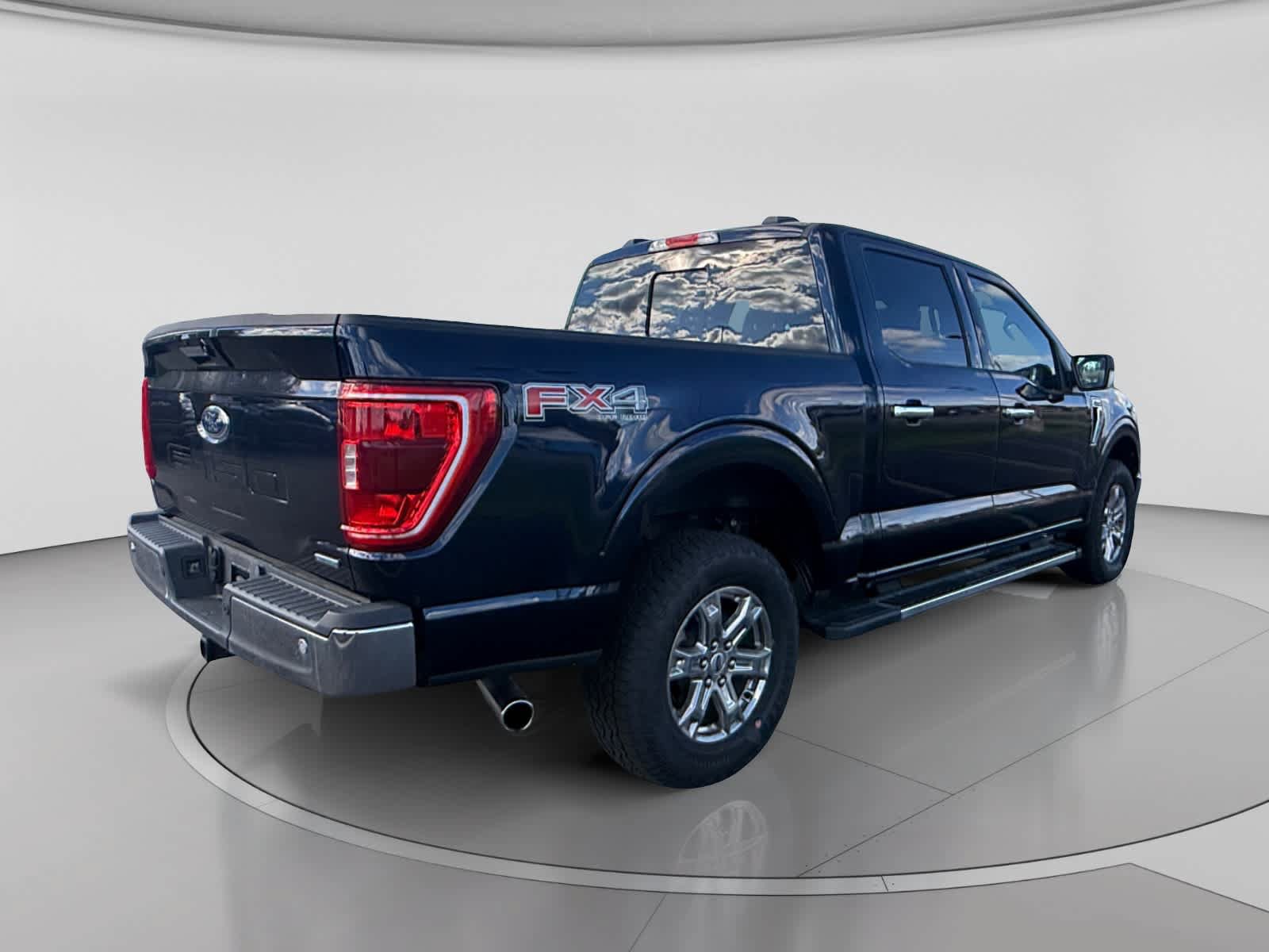 Used 2022 Ford F150 XLT w/ Equipment Group 302A High AWD/4WD image 7