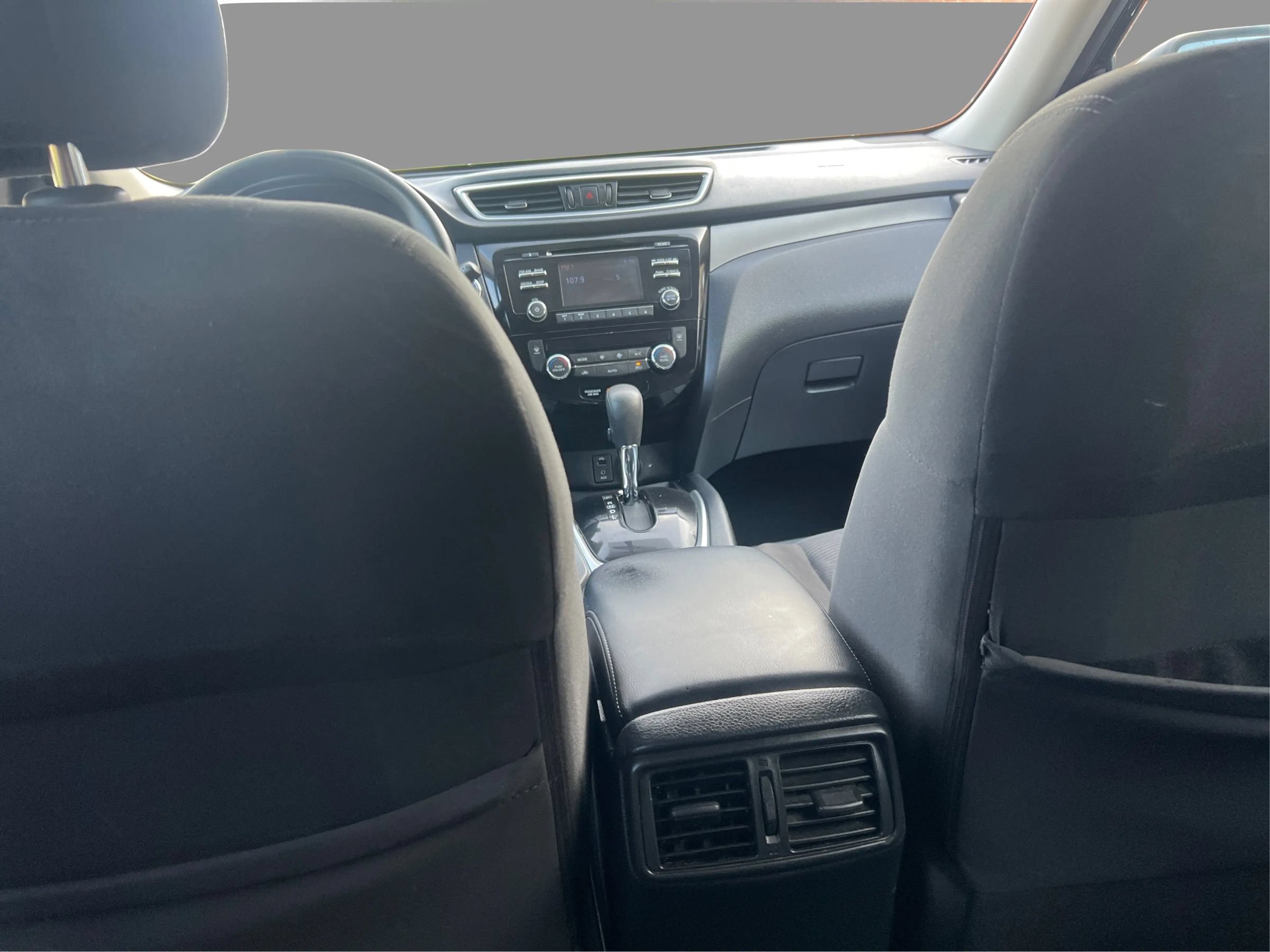 Used 2016 Nissan Rogue SV AWD/4WD image 21