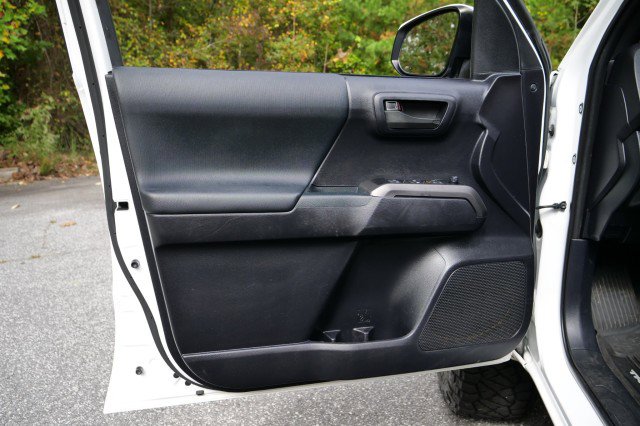 Used 2020 Toyota Tacoma TRD Sport image 28