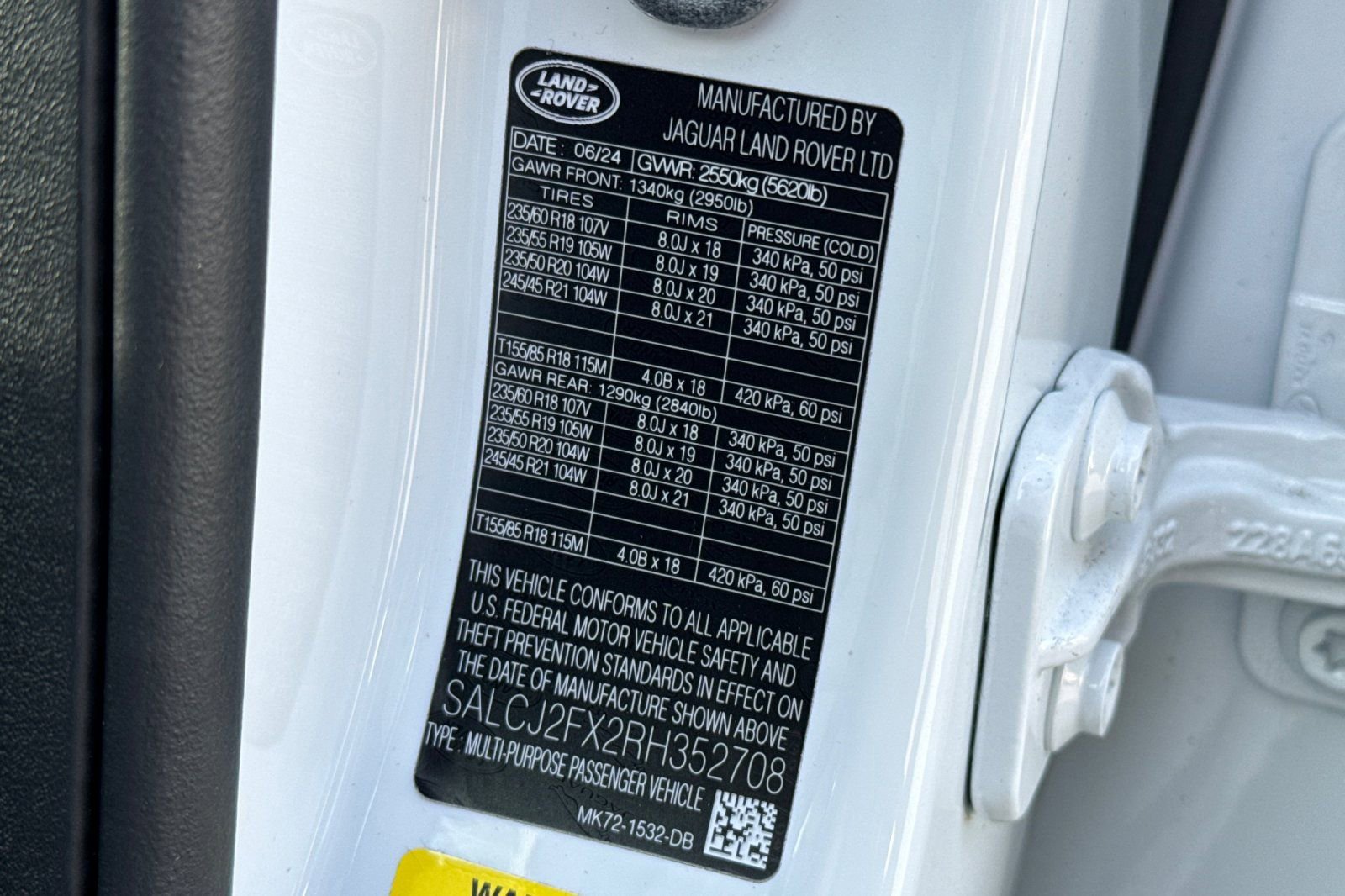 Used 2024 Land Rover Discovery Sport S image 37