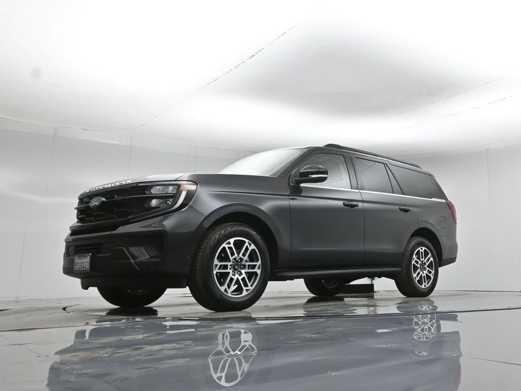 Certified 2025 Ford Expedition Active image 50