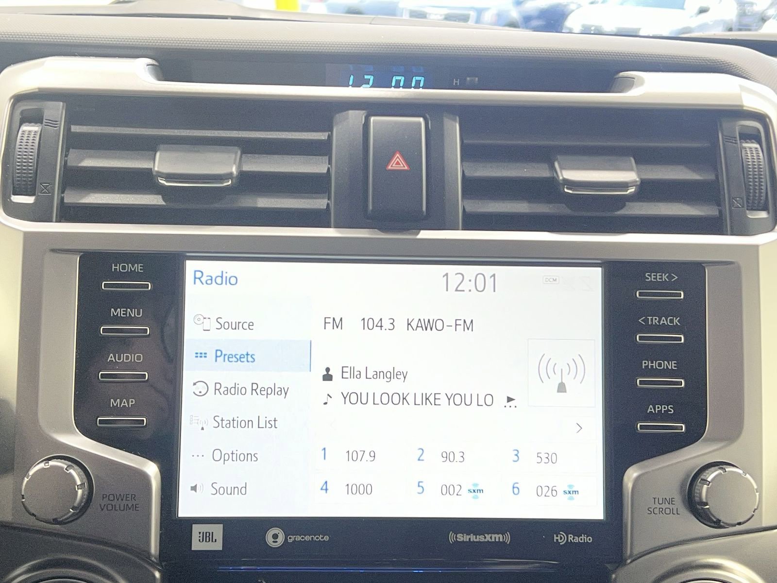 Used 2023 Toyota 4Runner Limited image 16