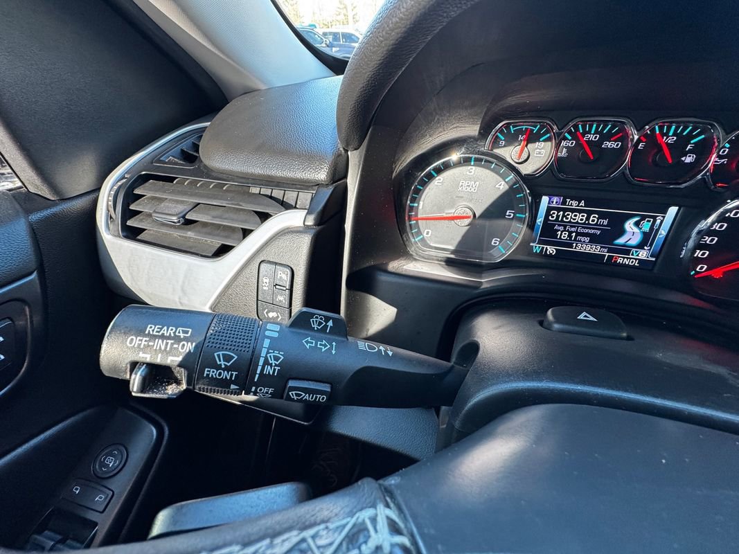 Used 2020 GMC Yukon SLE w/ SLE Value Package image 18