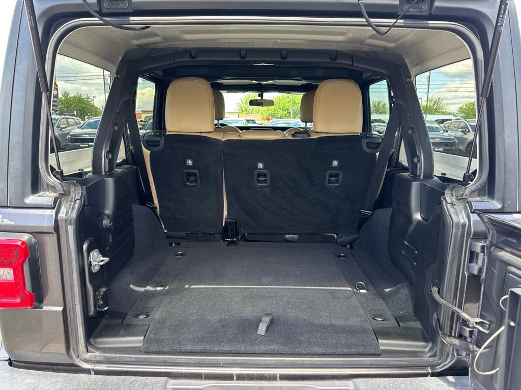 Used 2020 Jeep Wrangler Unlimited Sahara w/ Safety Group AWD/4WD image 12