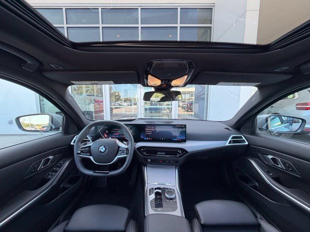 Used 2026 BMW 330i Sedan RWD image 32