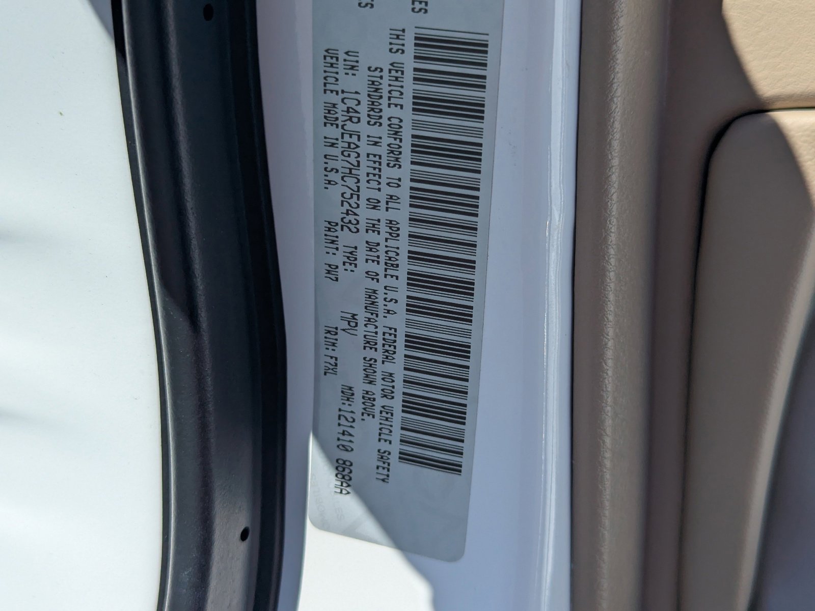 Used 2017 Jeep Grand Cherokee Laredo w/ Quick Order Package 2BE image 10