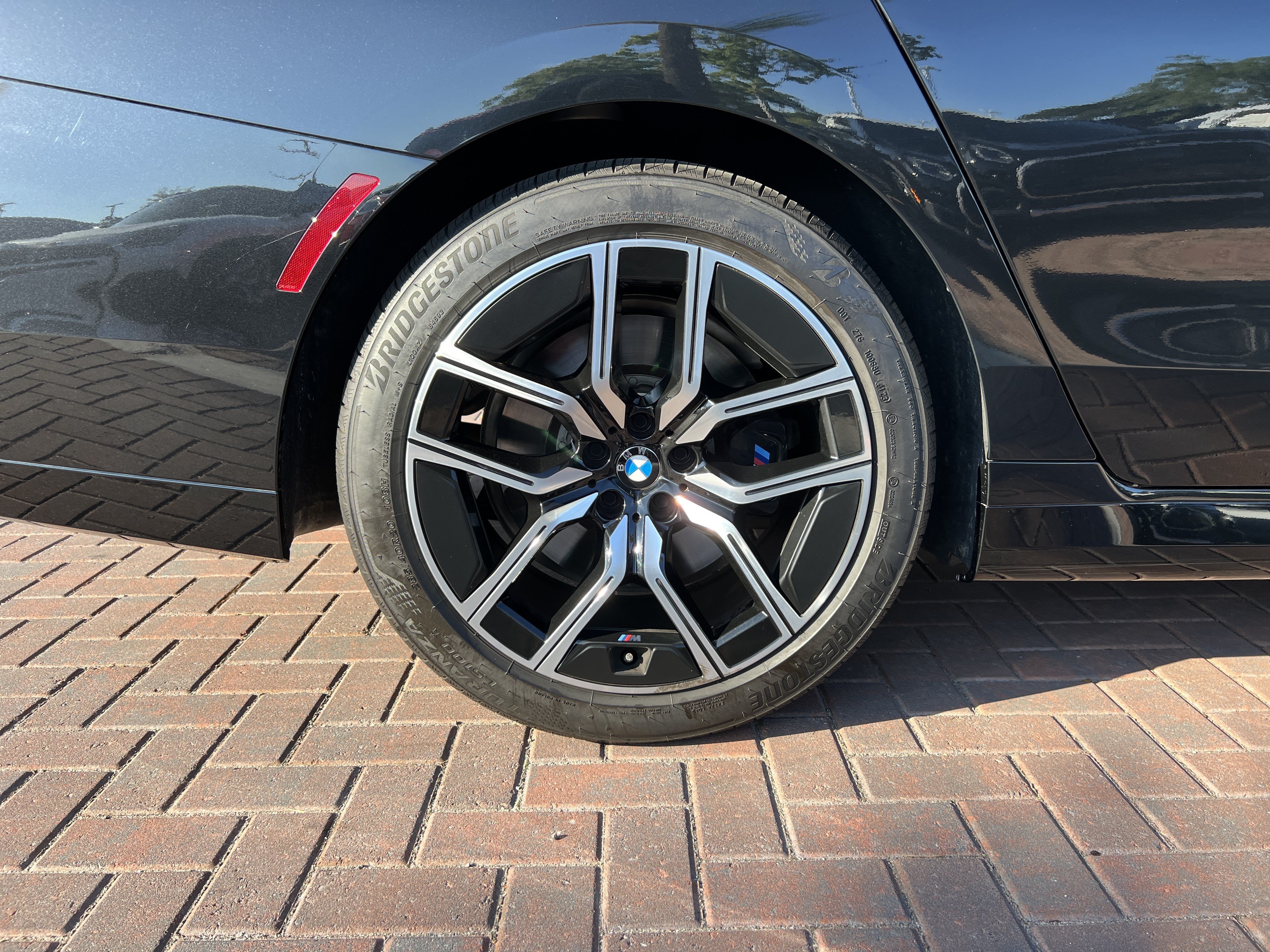 Certified 2024 BMW 740i xDrive AWD/4WD image 13