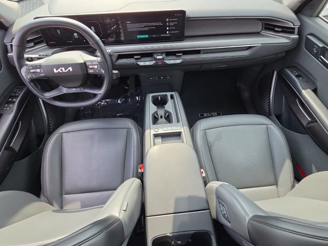 Used 2024 Kia EV9 Light Long Range RWD image 13