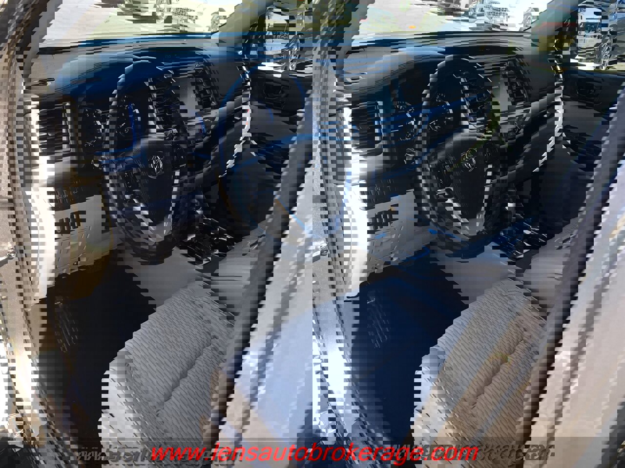 Used 2017 Toyota Highlander Plus image 10