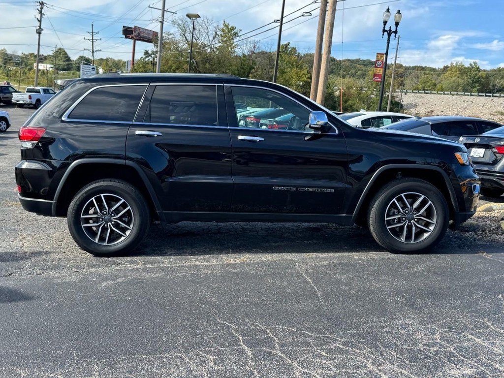 Used 2021 Jeep Grand Cherokee Limited AWD/4WD image 2