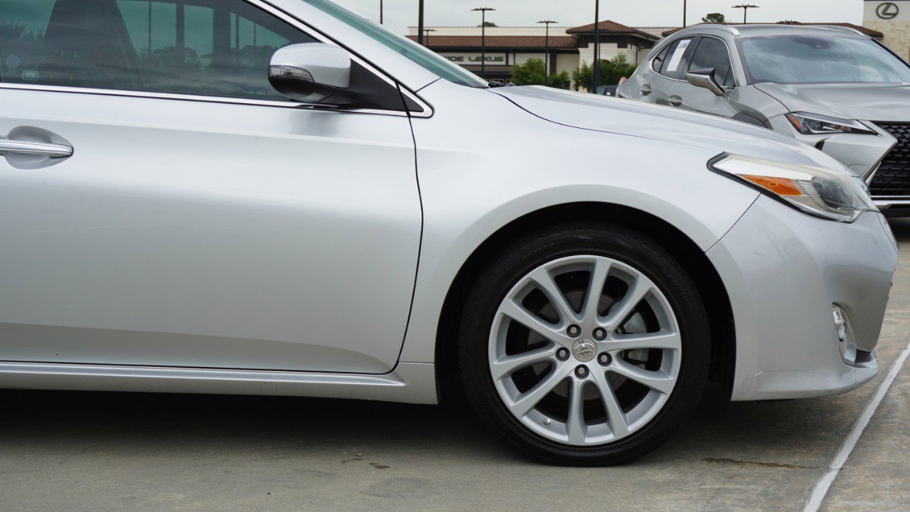 Used 2013 Toyota Avalon Limited image 9