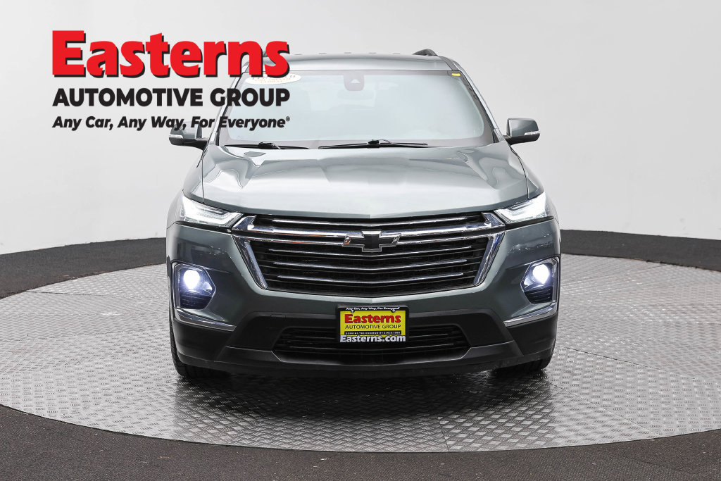 Used 2023 Chevrolet Traverse LT AWD/4WD image 3