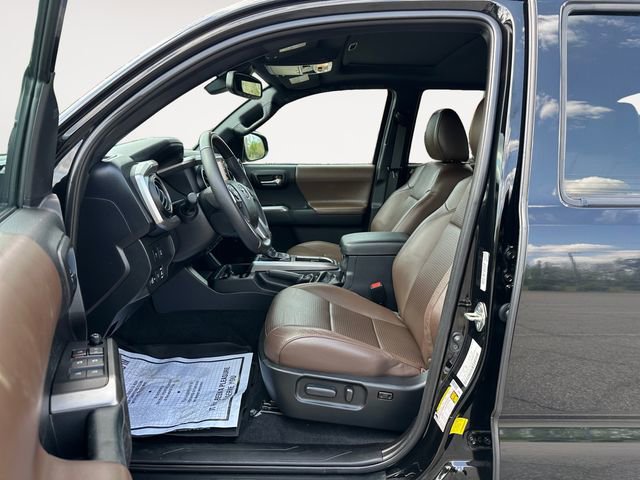 Used 2021 Toyota Tacoma Limited image 9