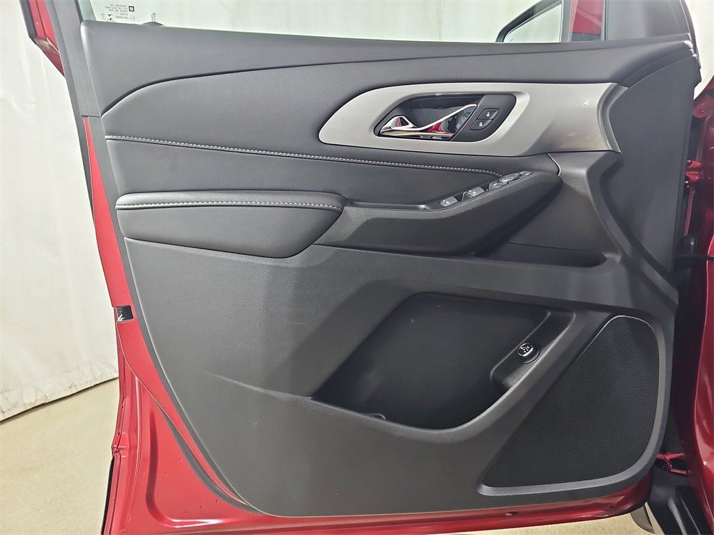 Certified 2023 Chevrolet Traverse LT w/ LPO, Floor Liner Package image 36