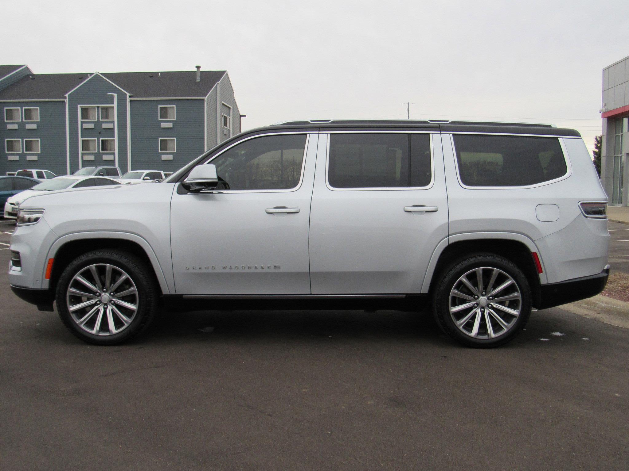 Used 2022 Jeep Grand Wagoneer Series II image 9