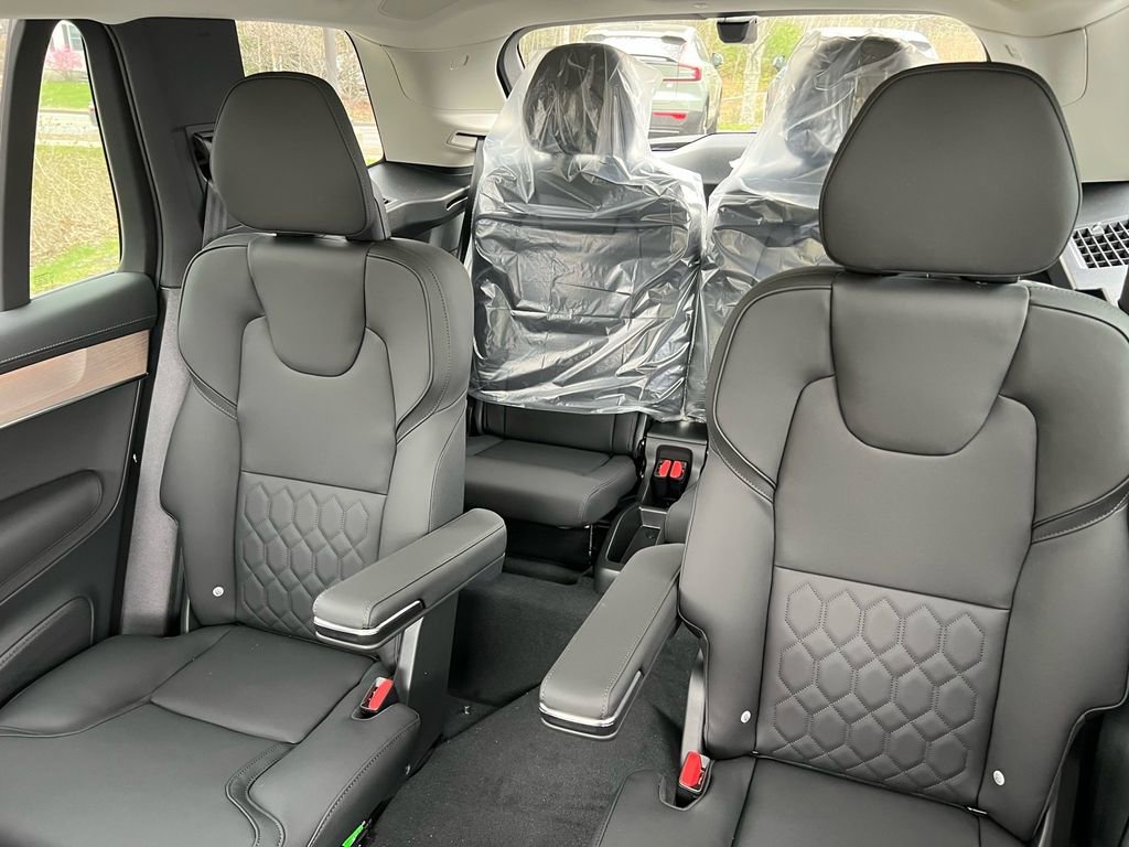 New 2026 Volvo XC90 B6 Plus w/ Protection Package Premier AWD/4WD image 21
