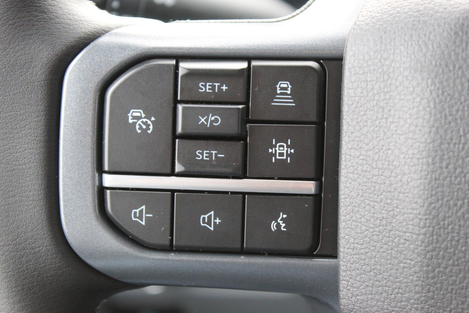 New 2025 Ford F150 XLT w/ Equipment Group 302A MID image 28