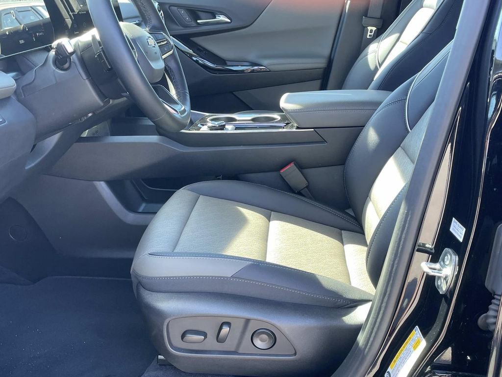 New 2026 Chevrolet Equinox LT w/ Convenience Package II image 18