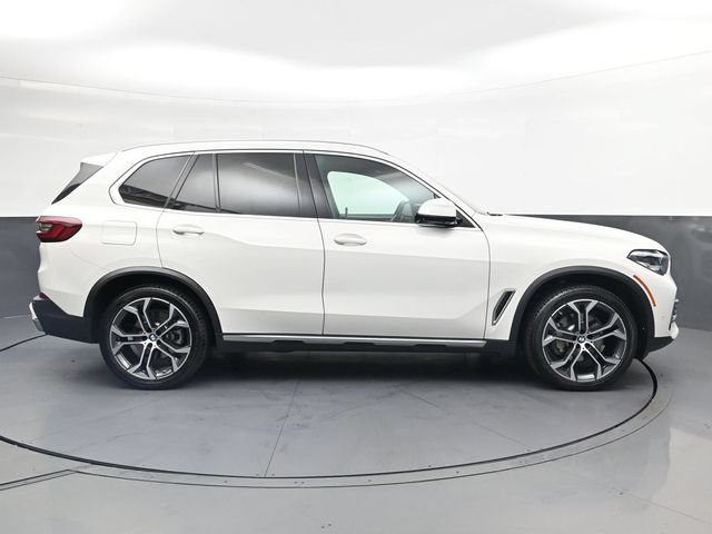 Used 2021 BMW X5 xDrive40i w/ Convenience Package AWD/4WD image 3