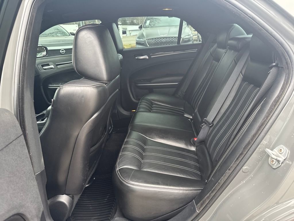 Used 2019 Chrysler 300 S image 26