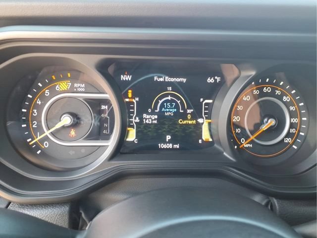 Used 2025 Jeep Wrangler Unlimited Sahara AWD/4WD image 22
