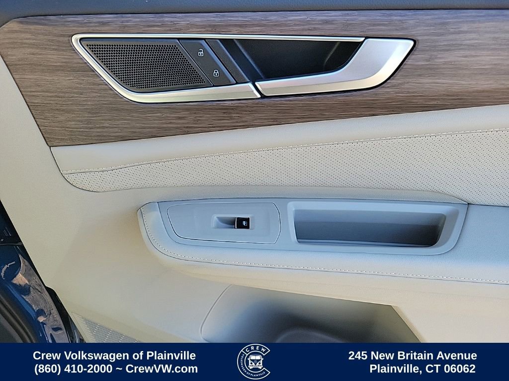 Certified 2025 Volkswagen Atlas SEL image 43