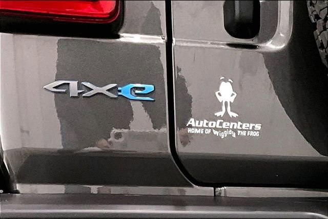 Used 2025 Jeep Wrangler Unlimited Rubicon 4xe w/ Convenience Group image 9