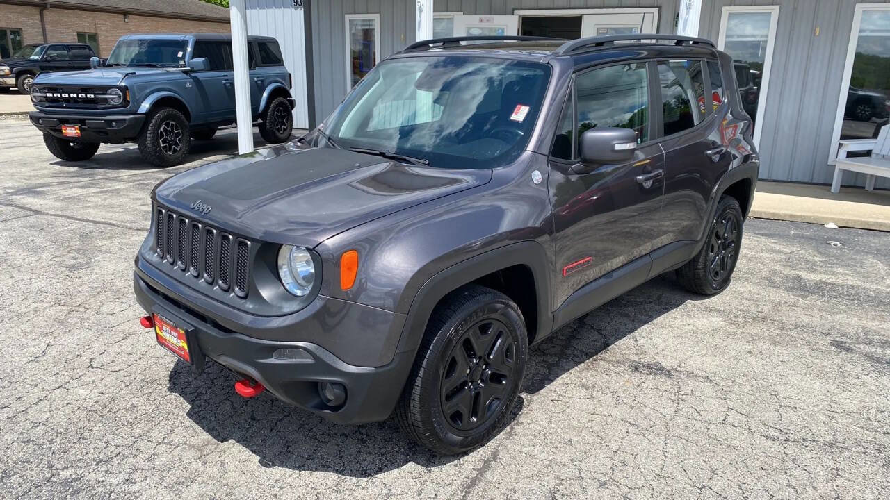 Used 2018 Jeep Renegade Trailhawk w/ Cold Weather Group II image 3