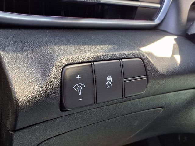 Used 2025 Hyundai Elantra Limited image 24