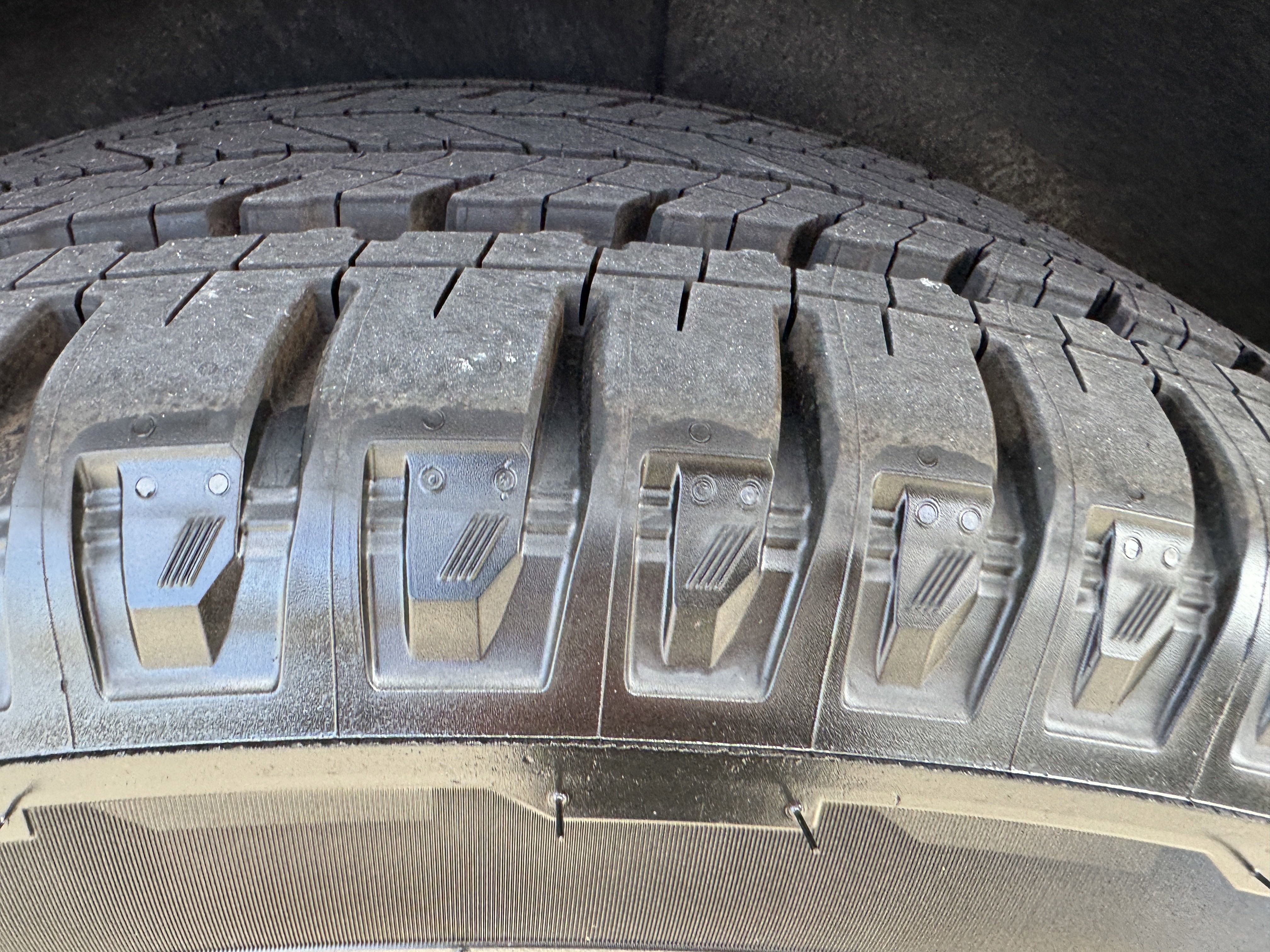 New 2025 Cadillac Escalade IQ Luxury 2 image 34