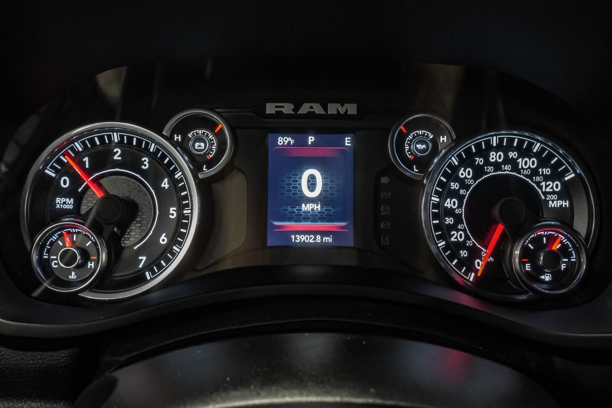 Used 2024 RAM 3500 Tradesman w/ Chrome Appearance Group AWD/4WD image 18