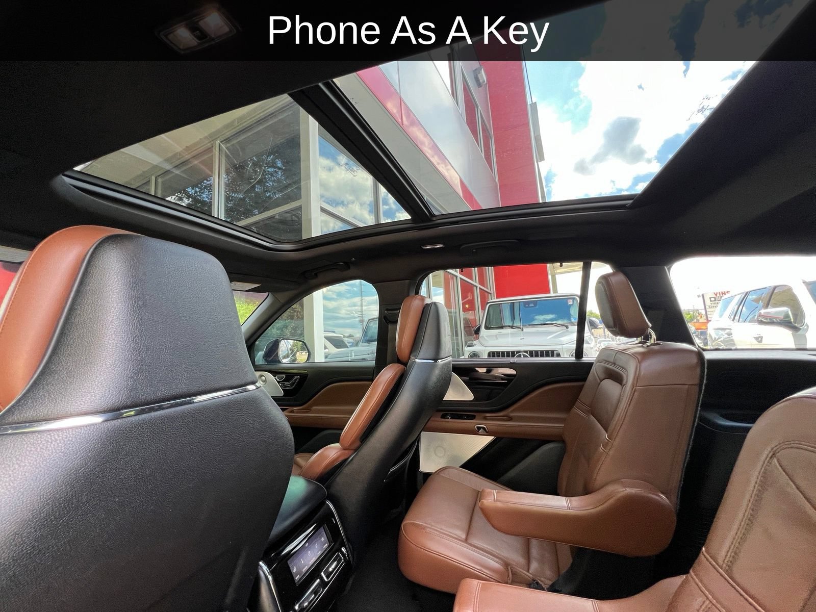 Used 2022 Lincoln Aviator Reserve w/ Equipment Group 201A RWD image 9