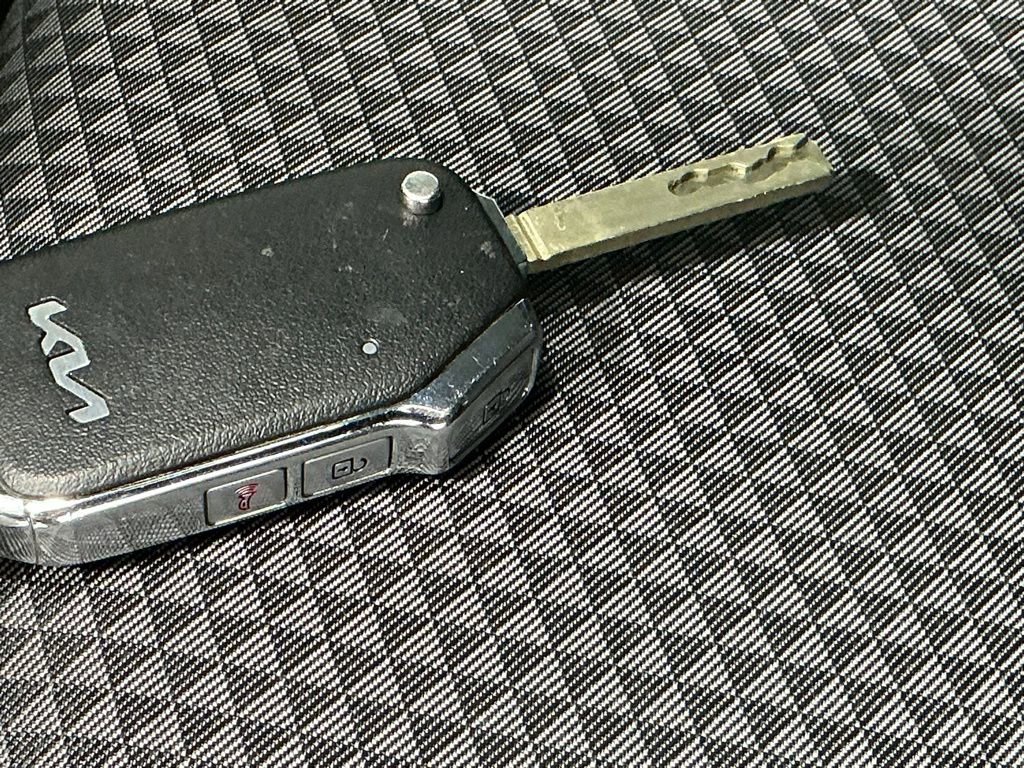 Used 2025 Kia Soul LX w/ LX Technology Package image 40