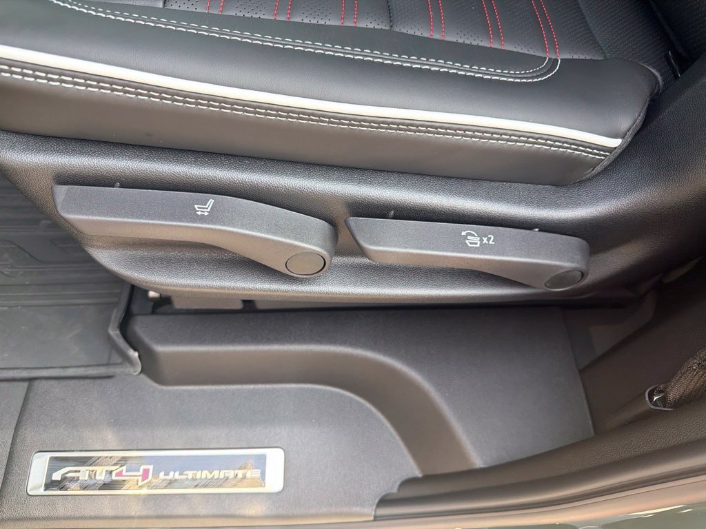 New 2026 GMC Yukon AT4 Ultimate w/ LPO, Floor Liner Package AWD/4WD image 43