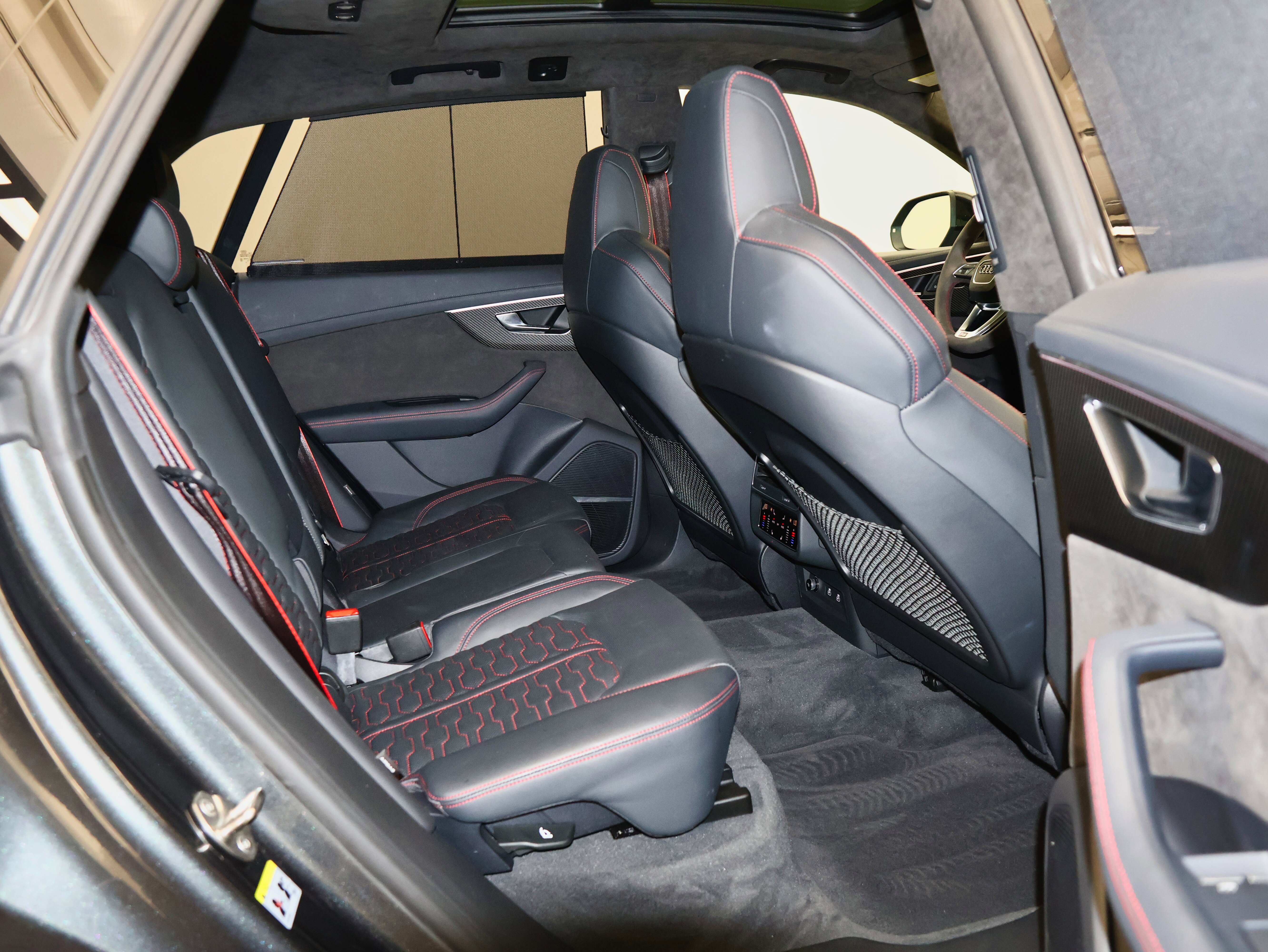 Used 2022 Audi RS Q8 w/ Black Optic Package image 58