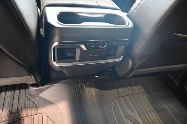 New 2026 GMC Sierra 1500 SLT w/ SLT Premium Package AWD/4WD image 28